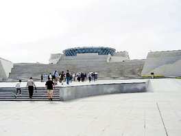 內蒙古的博物館進口，氣勢宏偉。 石麗東／攝影