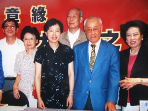  2000年6 月夏志清先生在紐約世界書局參加章緣 [大水之夜] 新書發表會。(章緣提供)