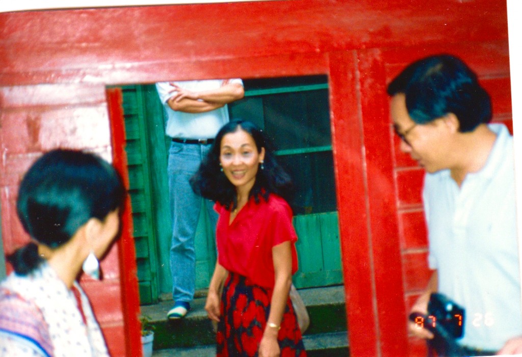 1987年，王晓蓝重访松江路旧家。