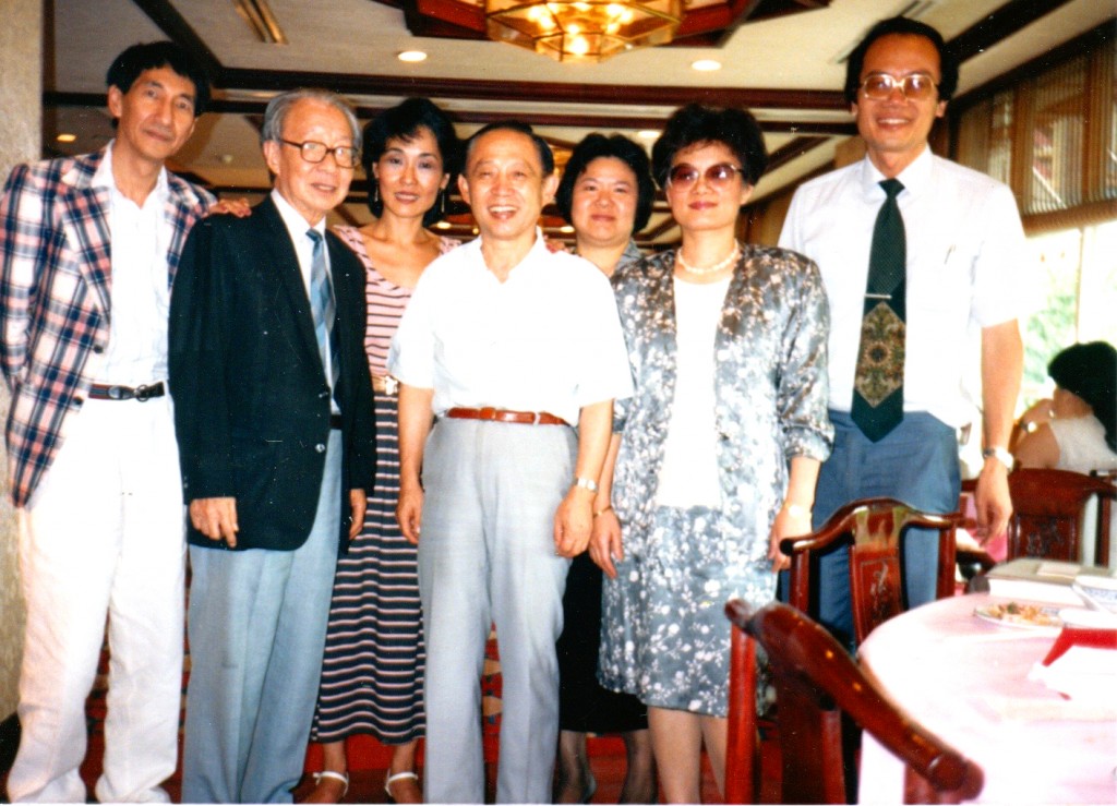 1988年，(右起) 前排陳宏正、季季、傅正、夏道平和王曉藍合影。