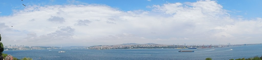 從伊斯坦堡遠眺，那海藍會眷戀哪朝哪代的英雄豪傑，或風雲對決？