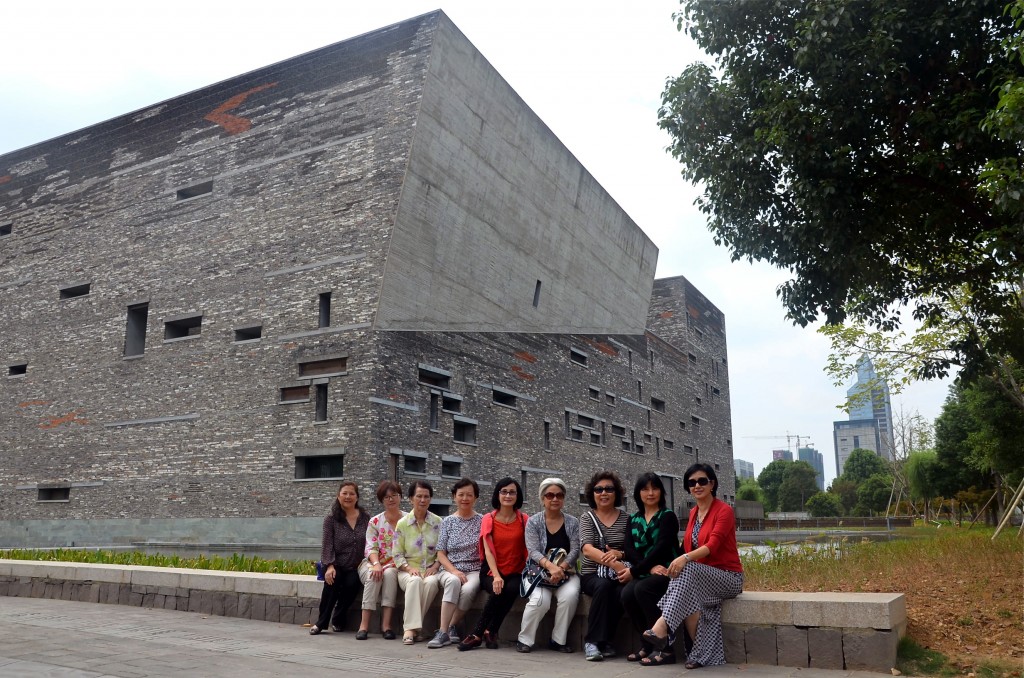 寧波歷史博物館前合影 