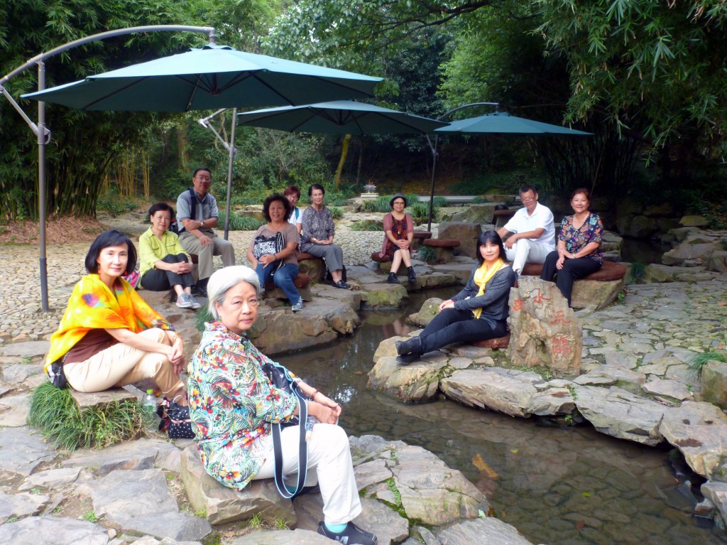 蘭亭曲水流觴 (林美君提供)。