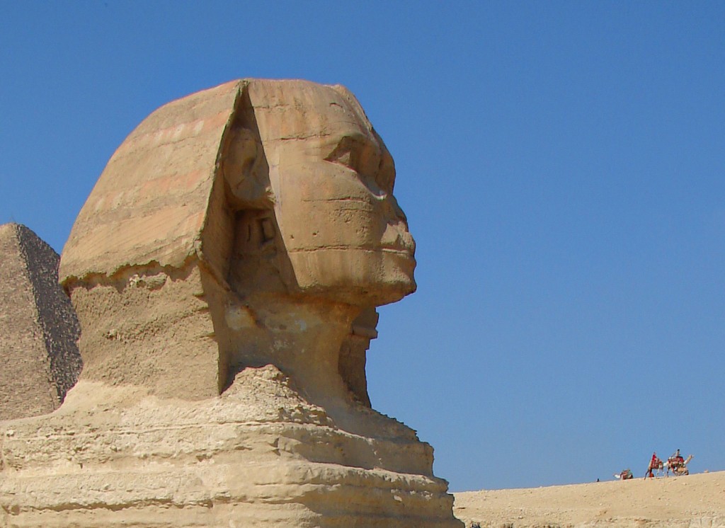 以卡弗瑞法老王面相建成的司芬克斯 ( 陳永秀攝影)