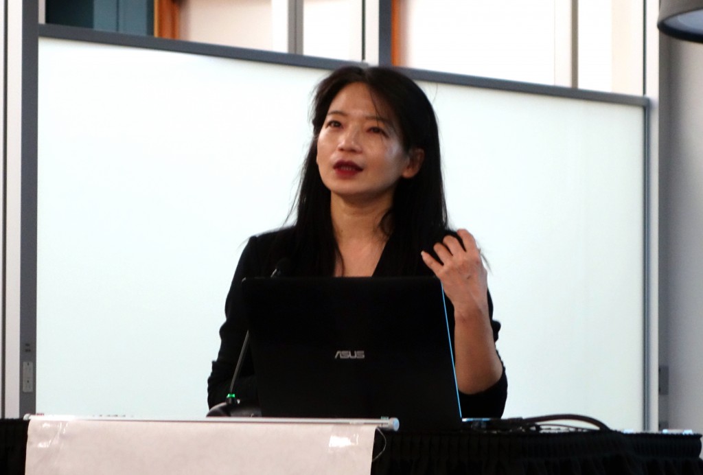 歐麗娟教授演說 (石麗東攝影)
